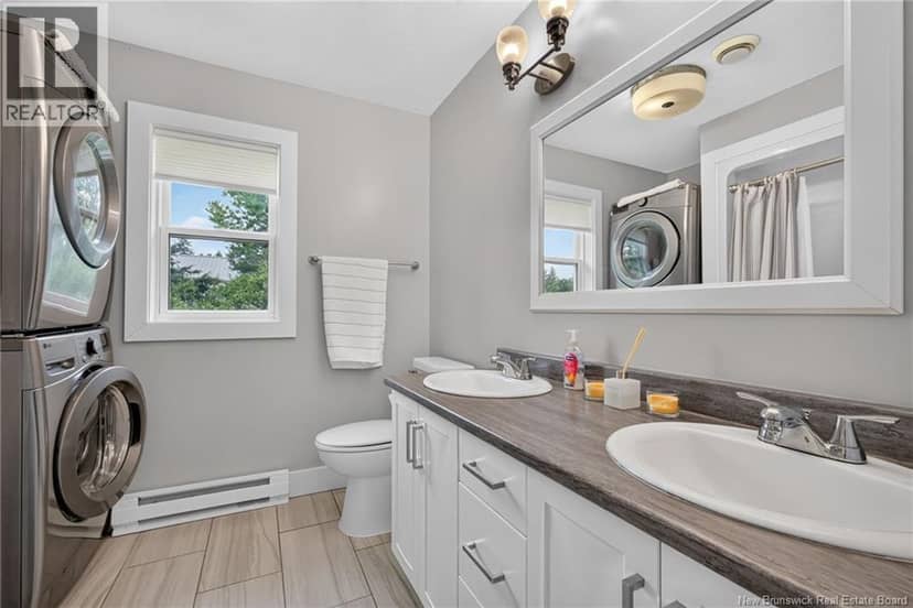 1042 Elmwood Drive — photo 33 of 40