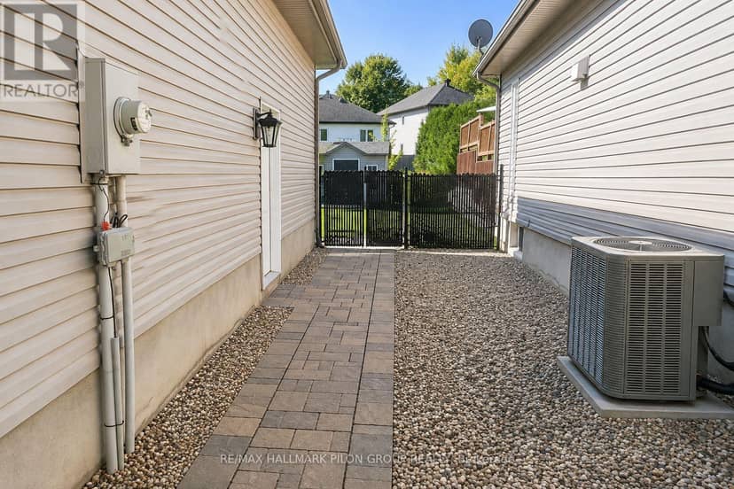 26 Honore Crescent — photo 26 of 26