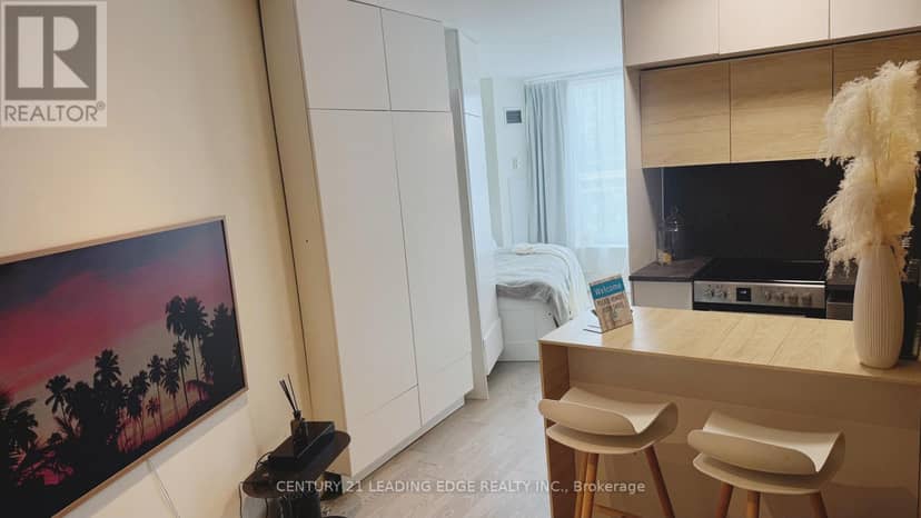 1821 - 650 Queens Quay W, Toronto, photo 3