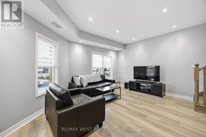 32 - 3905 Major Mackenzie Drive — photo 8 of 29