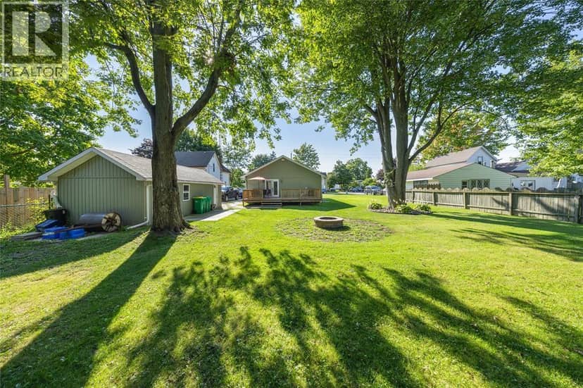452 Maude Street, Petrolia, photo 6