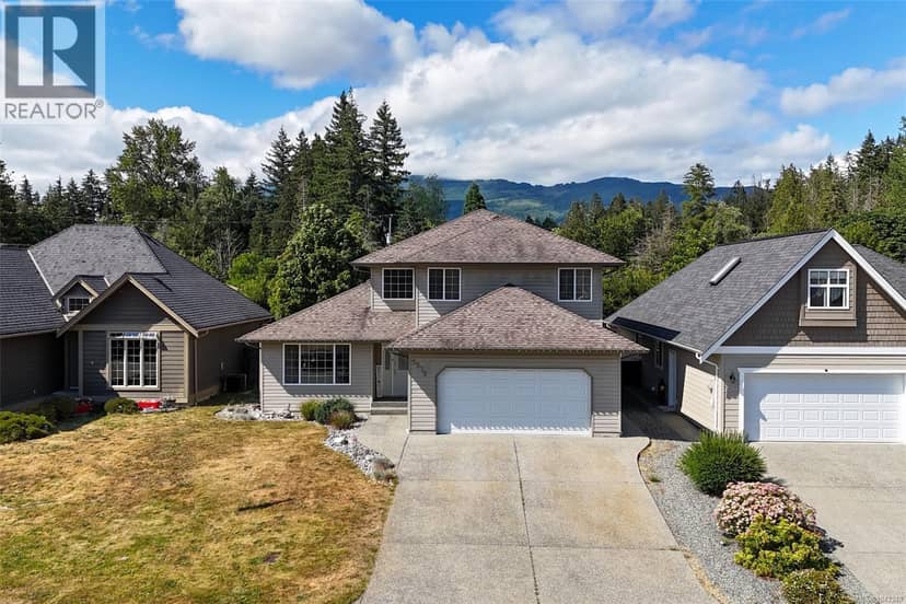 5575 Woodland Cres E — photo 1 of 33