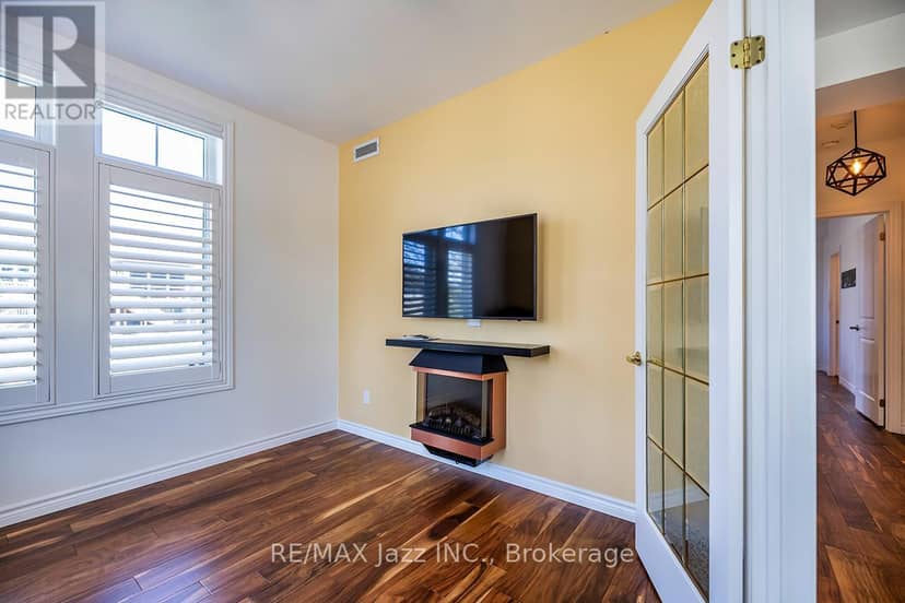 111 - 29 Lakewood Crescent — photo 8 of 29