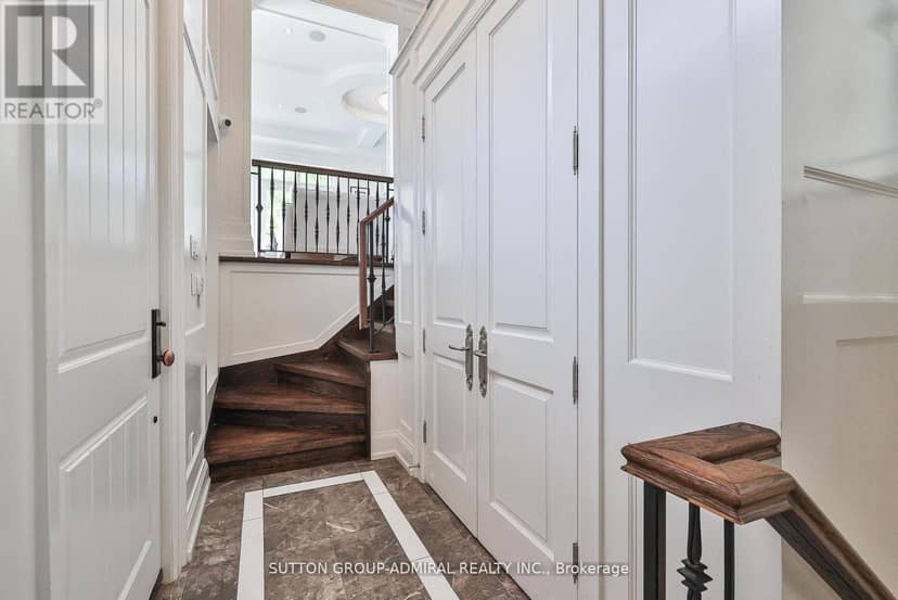 137 Florence Avenue — photo 3 of 40
