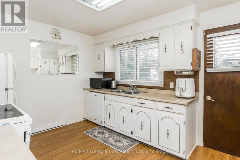 470 Manly Street — photo 7 of 21
