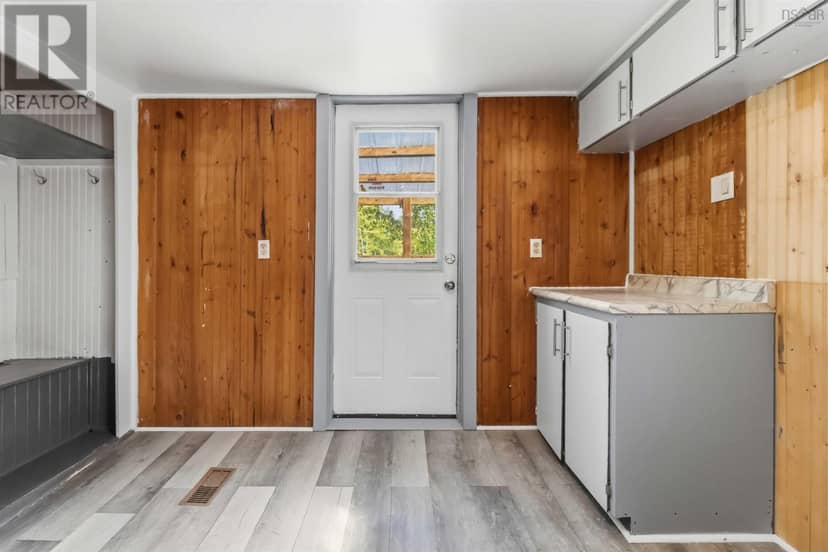 983 North River Road, North River, photo 5