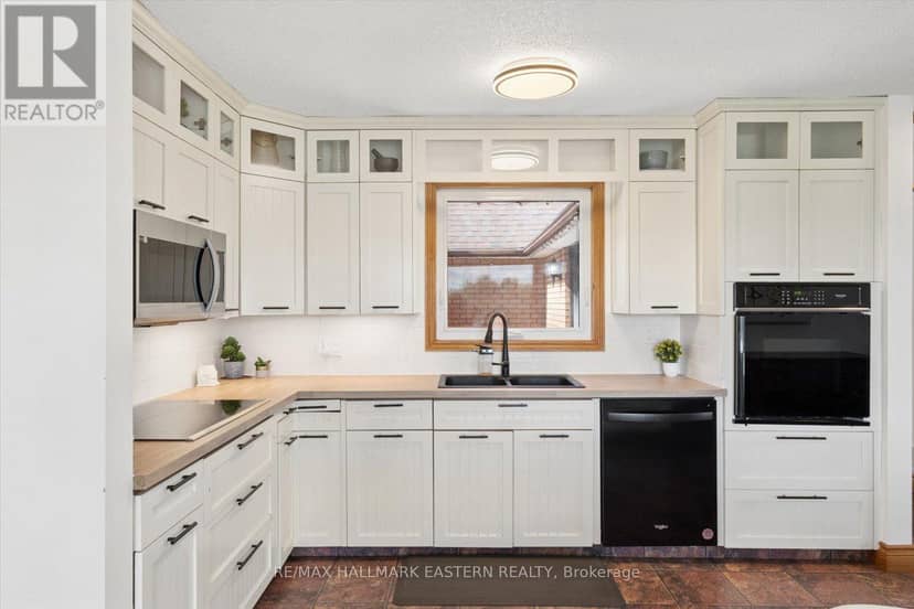 49 Grandview Drive — photo 16 of 40