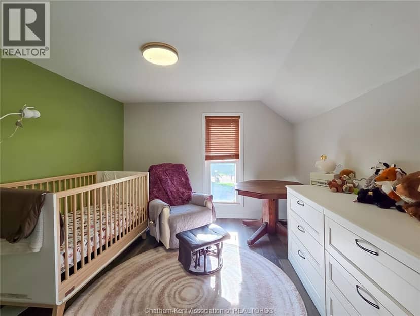 579 Centre STREET — photo 16 of 24