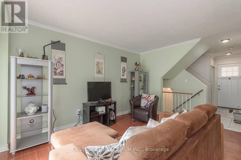 336 Fleetwood Crescent — photo 5 of 20