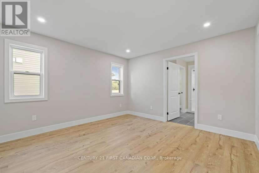 95 Victoria Avenue E — photo 13 of 29