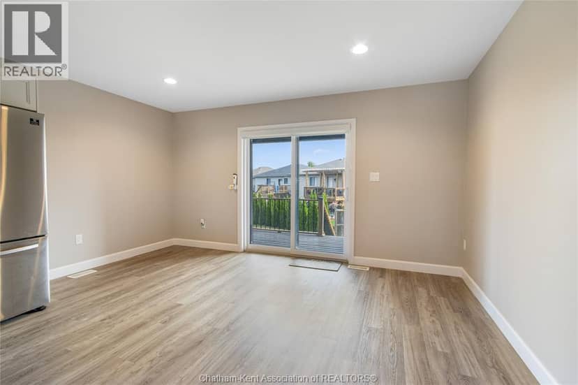 203 Moonstone Crescent — photo 14 of 40