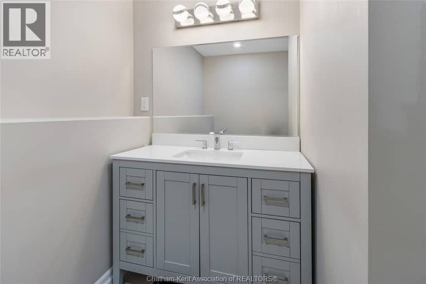 203 Moonstone Crescent — photo 30 of 40