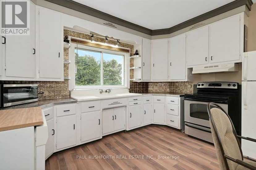 662 Lacroix Road — photo 11 of 38