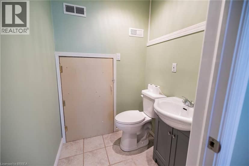 100 MECHANIC Street W — photo 23 of 38