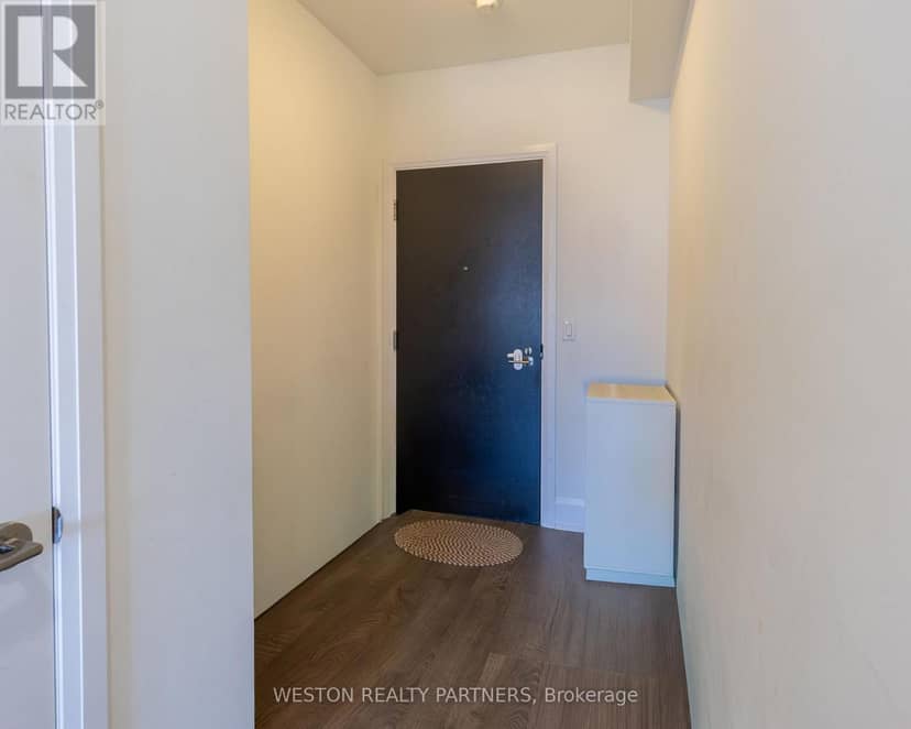 1110 - 101 Erskine Avenue — photo 6 of 34