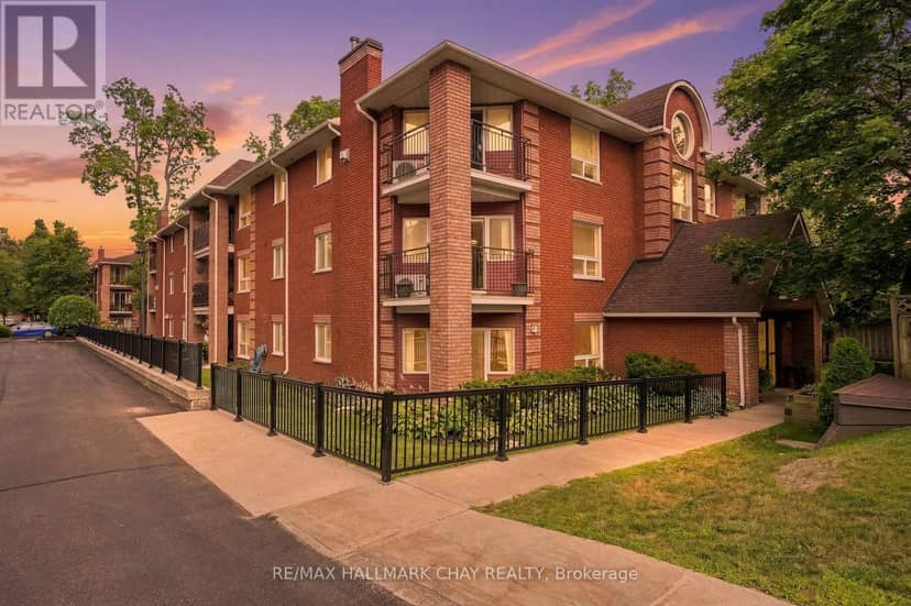 201 - 131 Clapperton Street, Barrie