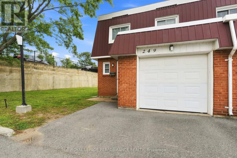 94 - 249 Romulus Private, Ottawa, photo 2