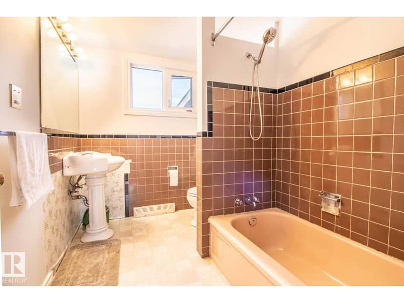6804 102A AV NW — photo 19 of 40