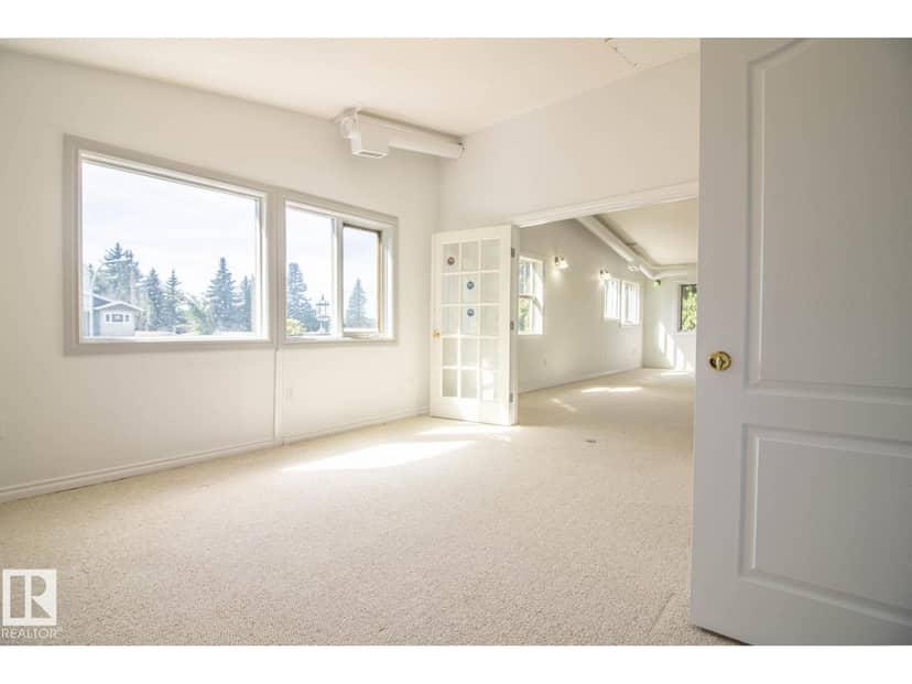 6804 102A AV NW — photo 20 of 40