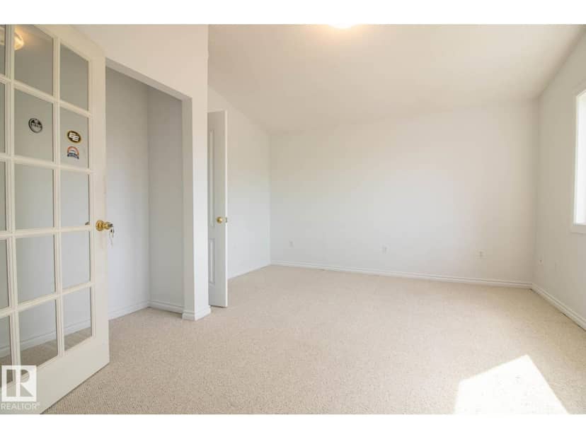 6804 102A AV NW — photo 21 of 40