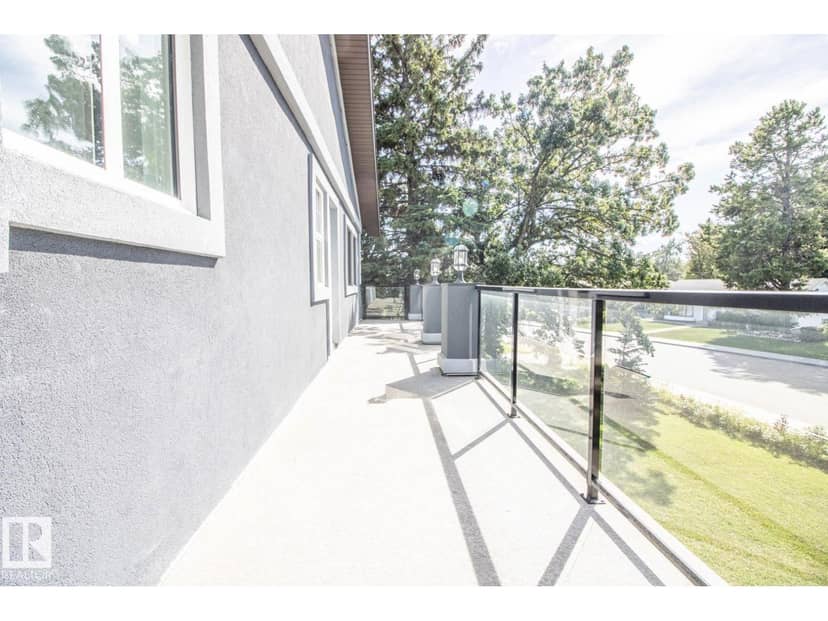 6804 102A AV NW — photo 31 of 40