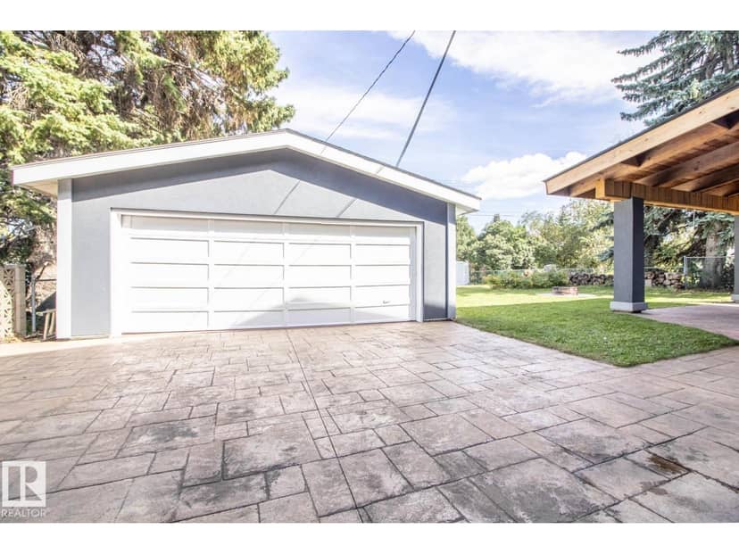 6804 102A AV NW — photo 36 of 40