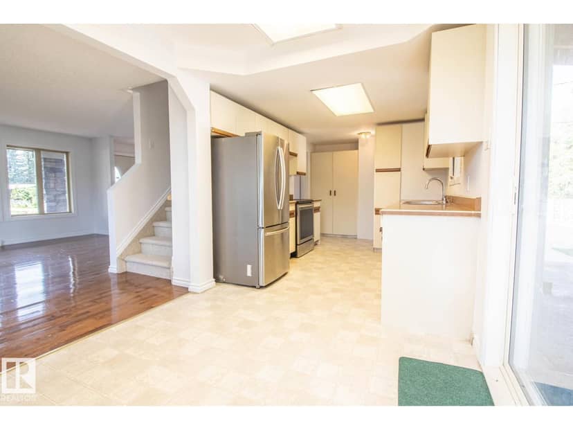 6804 102A AV NW, Edmonton, photo 7
