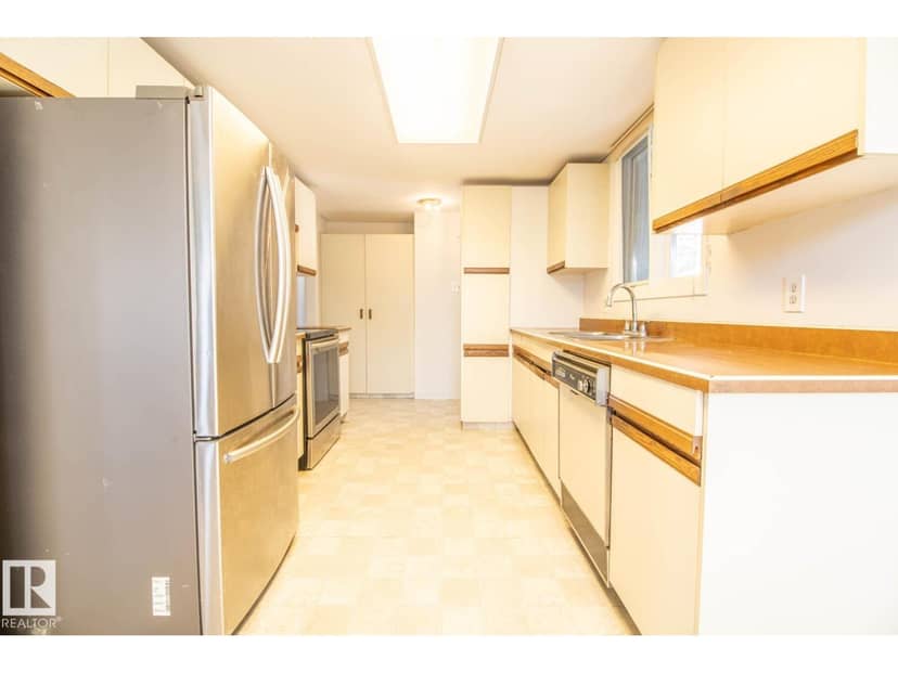 6804 102A AV NW, Edmonton, photo 8
