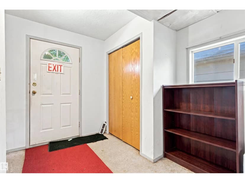 11111 81 AV NW, Edmonton, photo 2