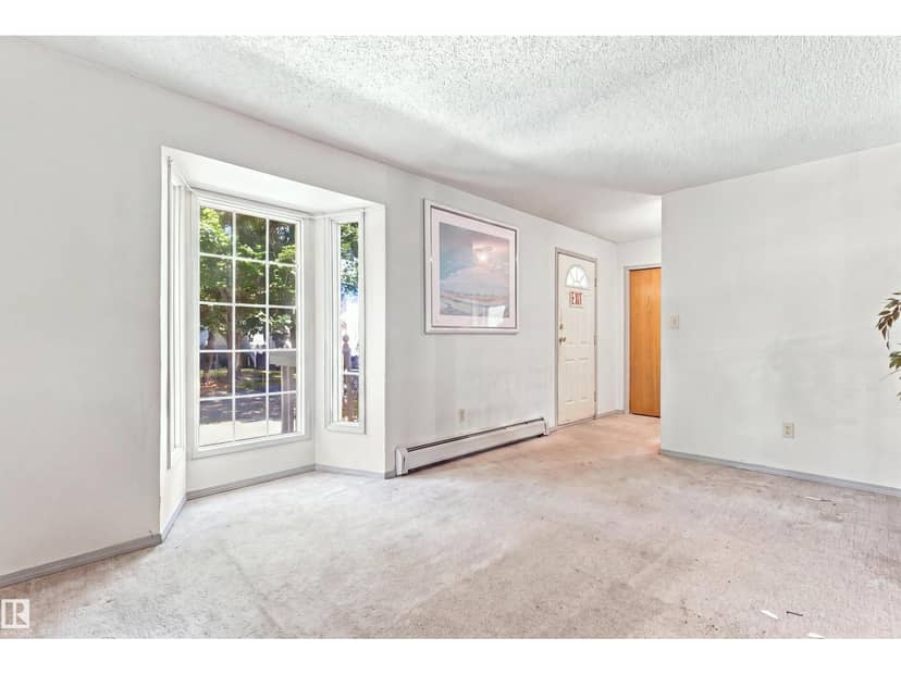 11111 81 AV NW, Edmonton, photo 3