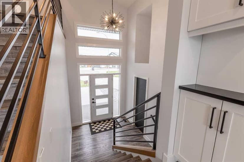 801 Sunset Place, Picture Butte, photo 5