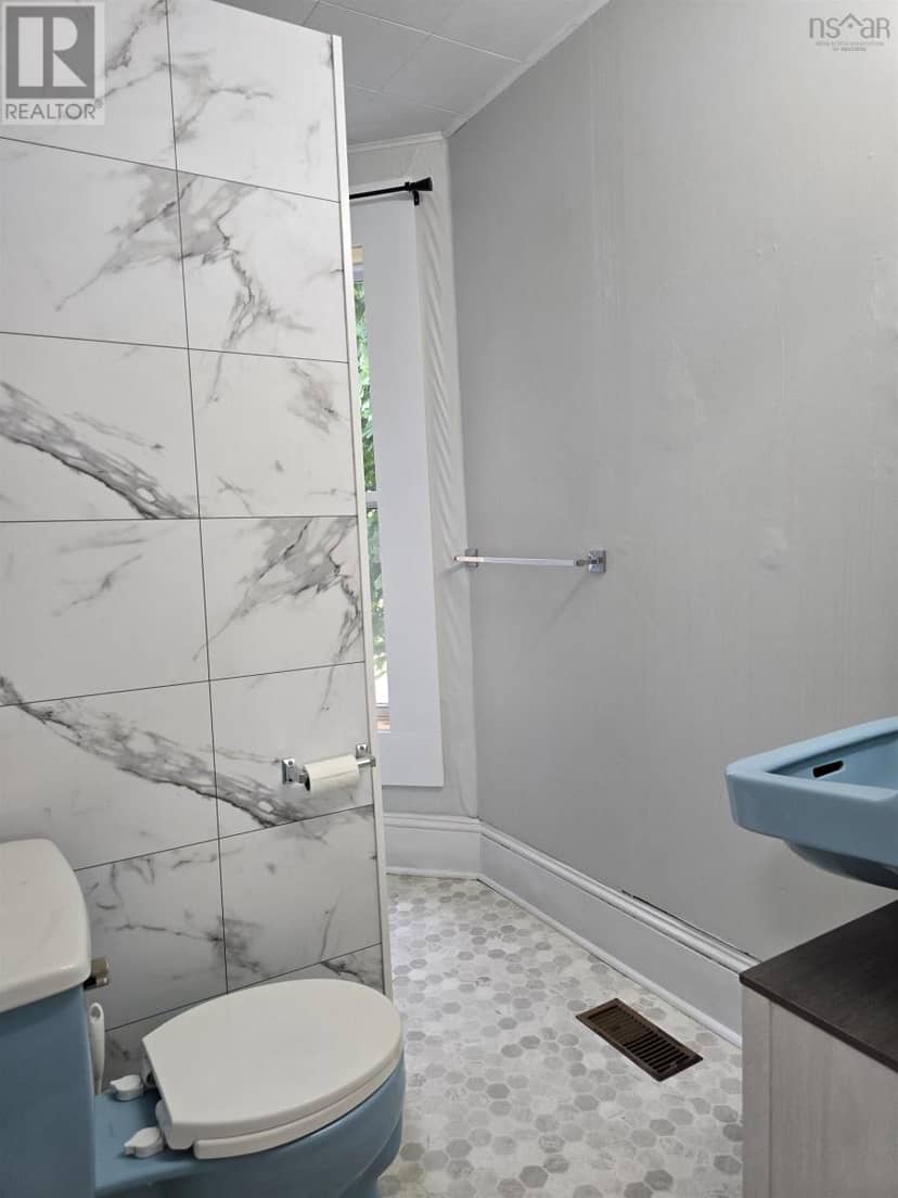457 Robie Street — photo 17 of 39