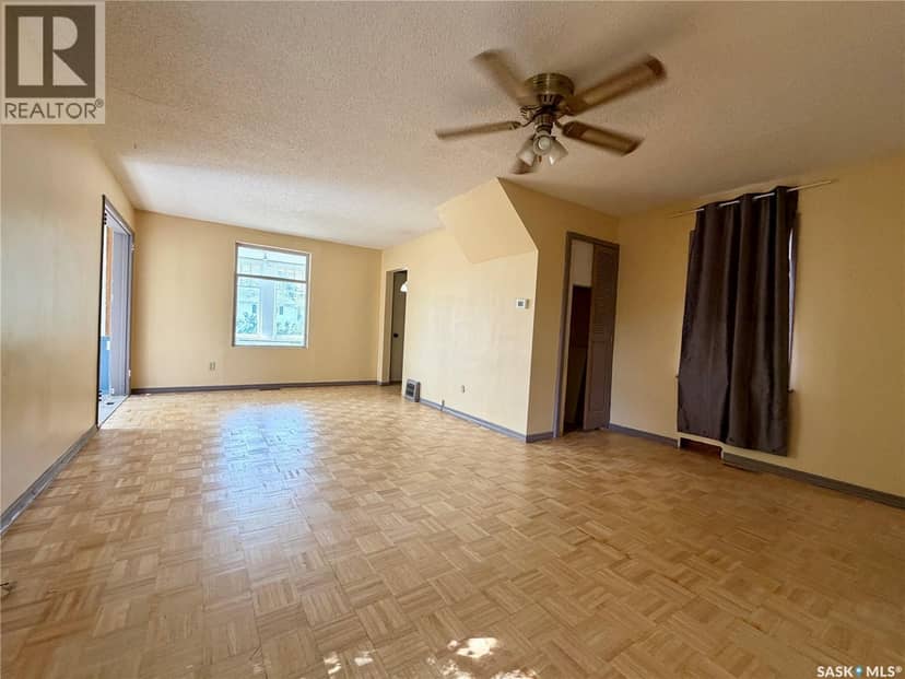 553 2nd AVENUE NW, Swift Current, photo 3