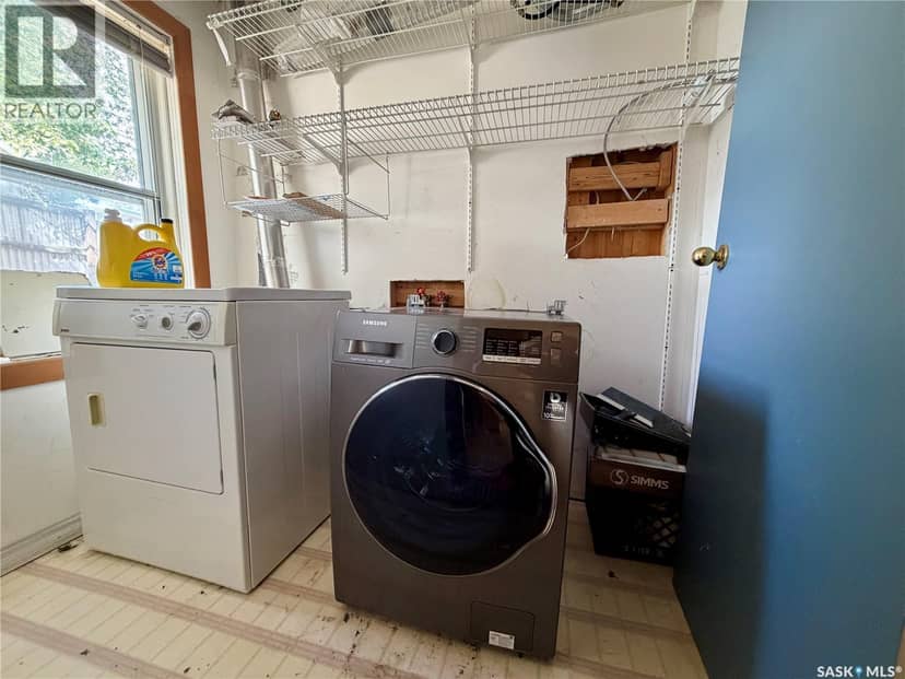 553 2nd AVENUE NW — photo 9 of 18