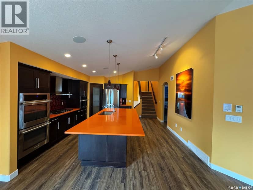 7122 Maple Vista DRIVE — photo 10 of 40