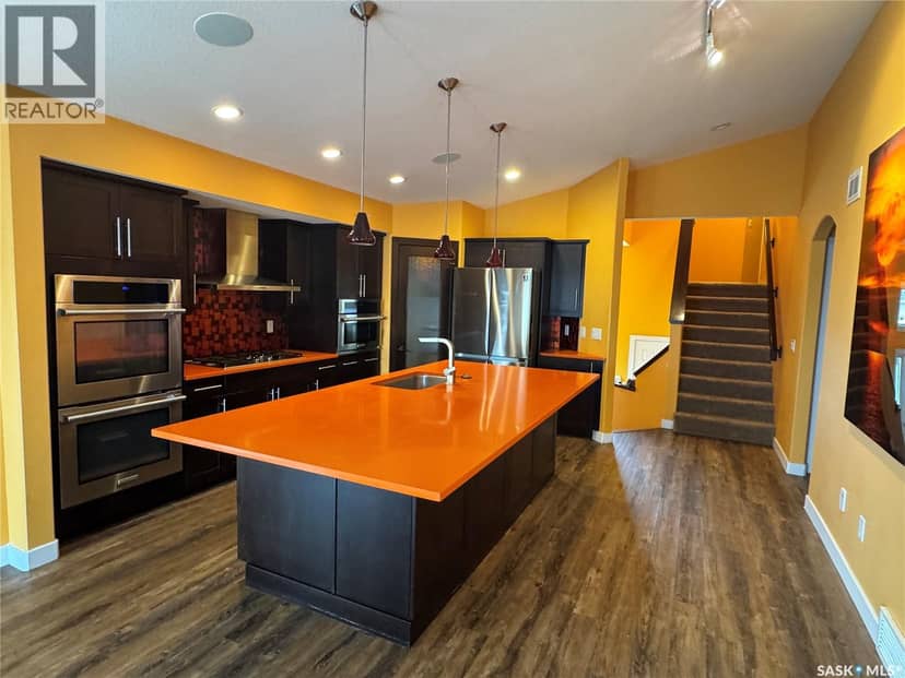 7122 Maple Vista DRIVE — photo 4 of 40