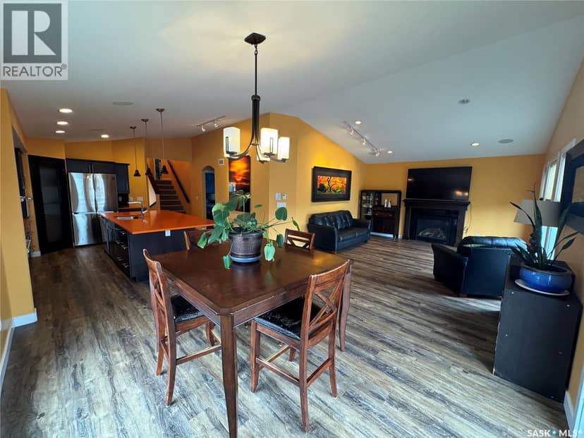 7122 Maple Vista DRIVE — photo 8 of 40