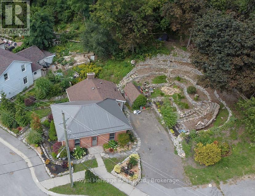 6 Willard Street — photo 3 of 40