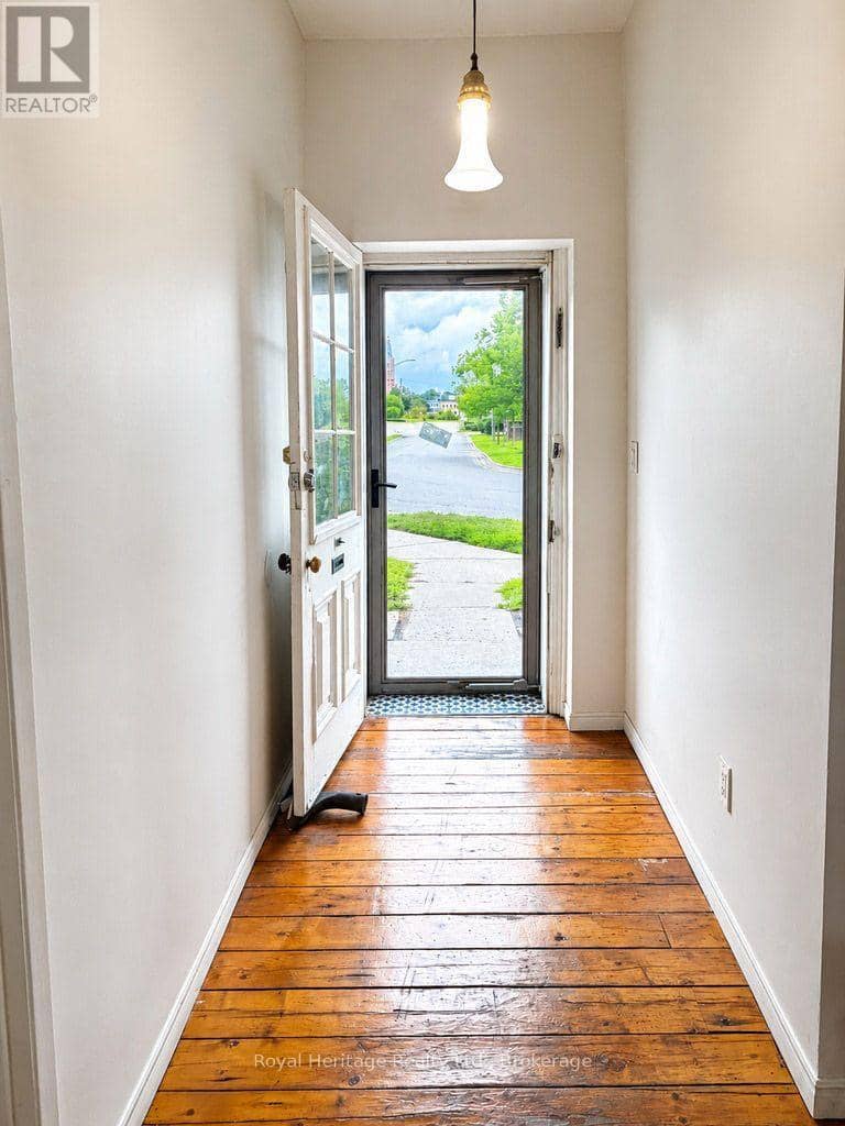 6 Willard Street — photo 4 of 40