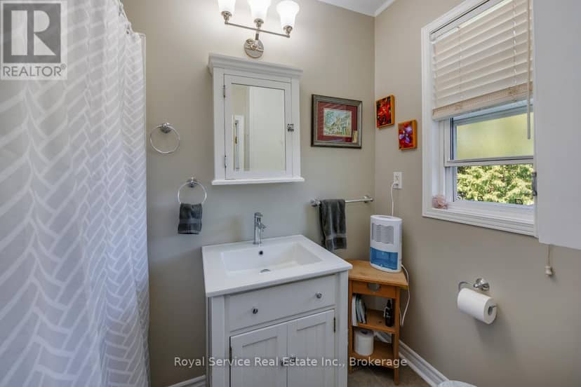 210 Shelbourne Street — photo 16 of 32