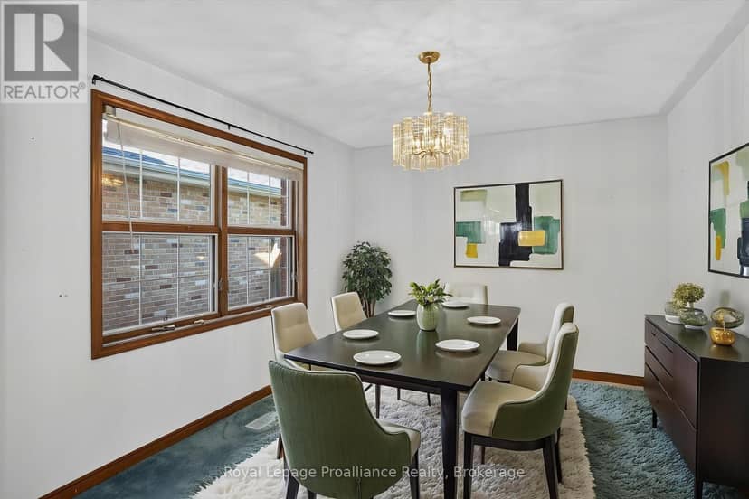 1664 Forster Avenue — photo 10 of 40