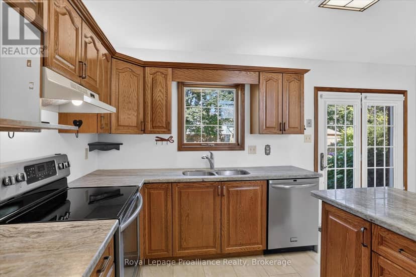 1664 Forster Avenue — photo 14 of 40