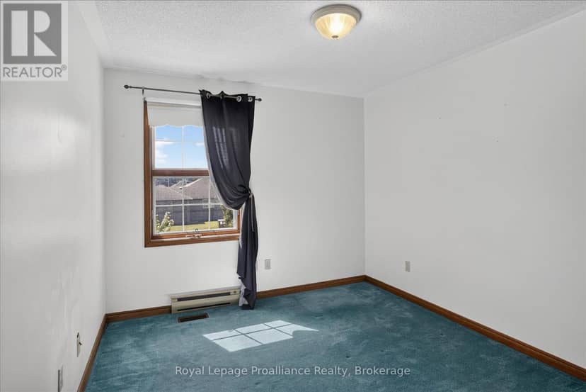 1664 Forster Avenue — photo 38 of 40