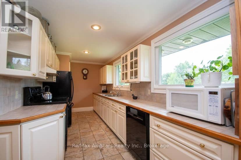 1571 Elm Tree Road — photo 10 of 37