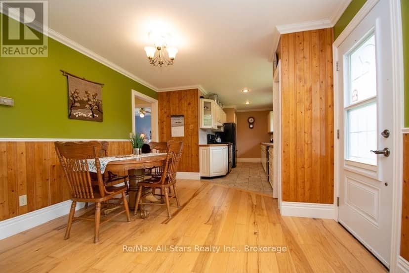 1571 Elm Tree Road — photo 9 of 37