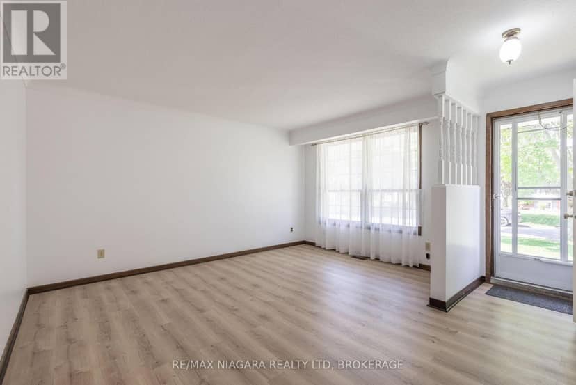29 Granada Drive — photo 5 of 25
