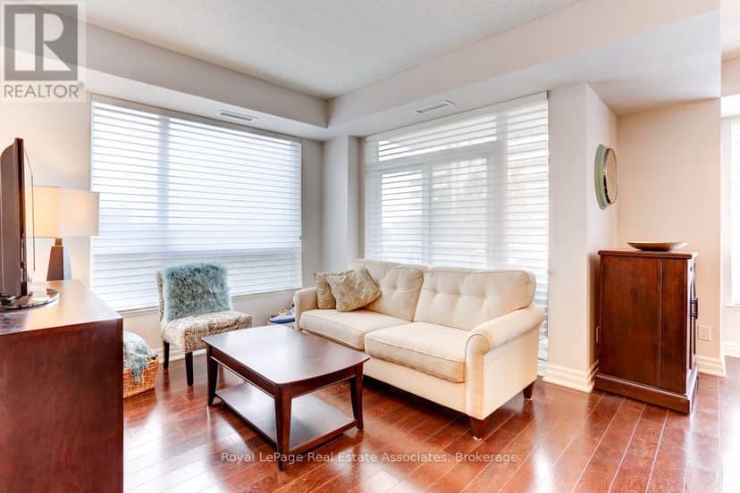 402 - 17 Ruddington Drive, Toronto, photo 4