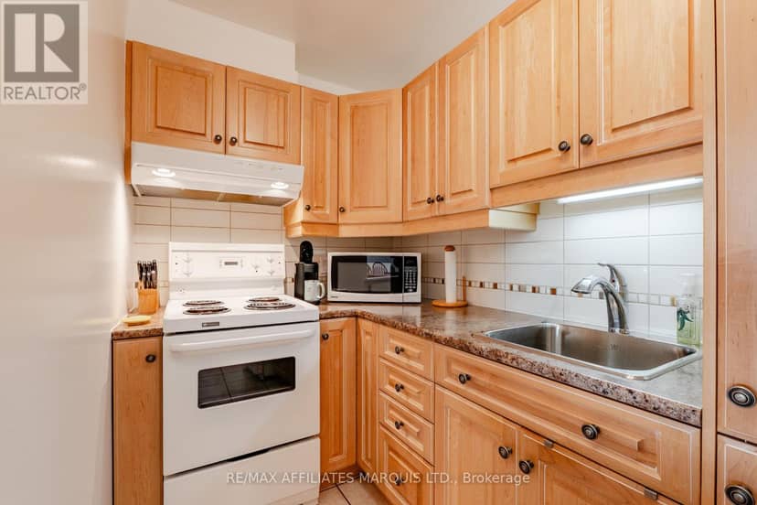 806 - 308 Second Street E — photo 13 of 40