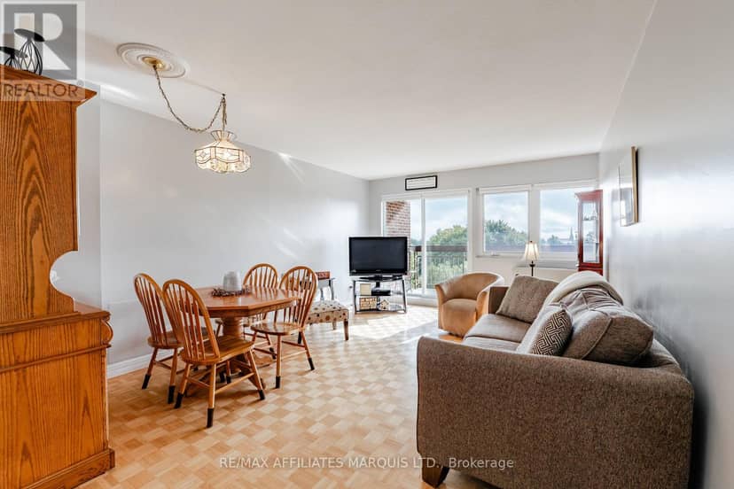 806 - 308 Second Street E — photo 16 of 40