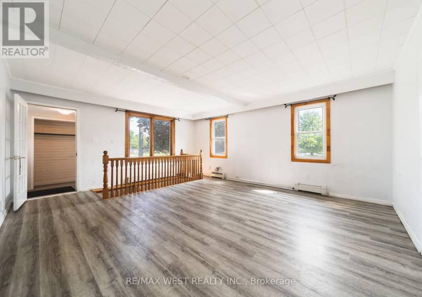 7826 Yonge Street, Innisfil, photo 7